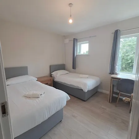 Stylish Spacious 4 Bedroom House